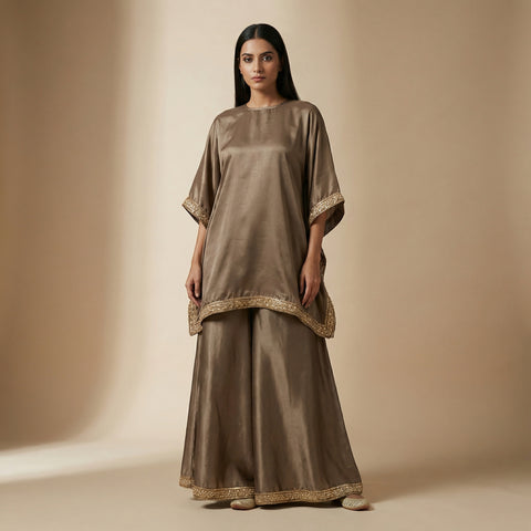 Relaxed fit top with flowing maxi skirt Suit - Neutral Taupe
