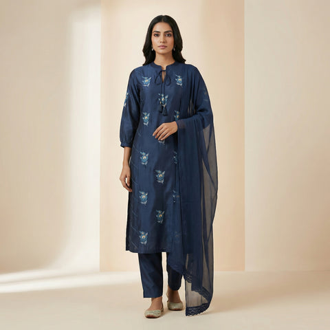 Straight fit kurta with slim-fit pants. Suit - Midnight Blue